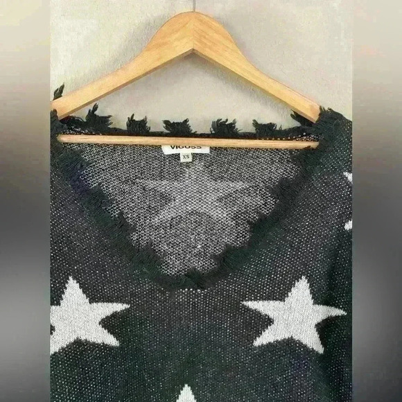 Vigoss Black and White Stars Raw Hem V Neck Sweater XS - Picture 4 of 10